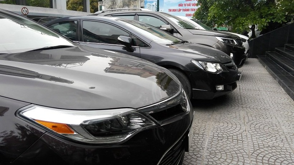 98% dân chưa có xe: Vừa mơ ô tô vừa lo cấm đường - 1
Giá ô tô vẫn còn cao so với khả năng của người dân.