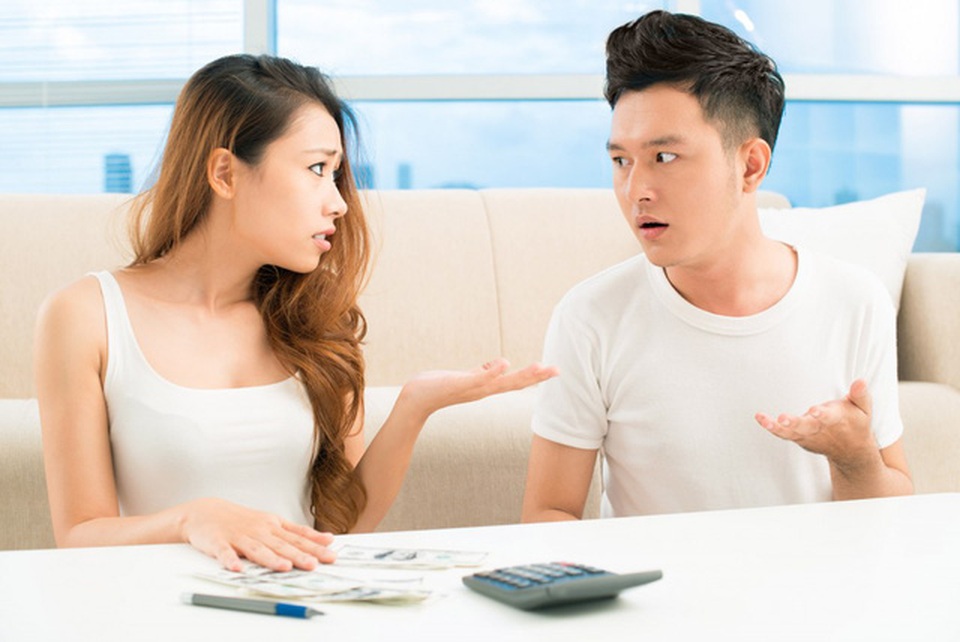 Nhọc nhằn… “moi” tiền chồng: 1001 tuyệt chiêu - 1
Các bà vợ thường bức xúc khi chồng không chịu đưa tiền chi tiêu gia đình. Ảnh minh họa
