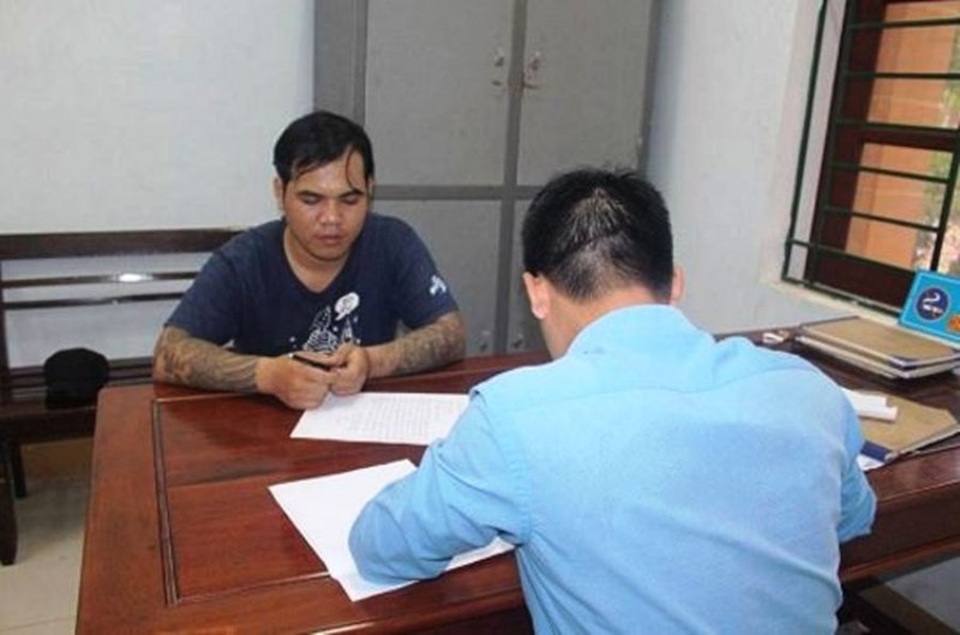 To gan làm giả cả lệnh bắt tạm giam của công an - 1 To gan làm giả cả lệnh bắt tạm giam của công an - 1