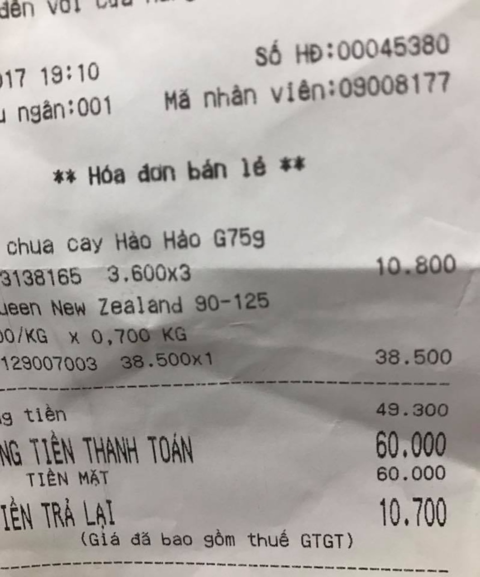 Siêu thị thản nhiên không trả tiền thừa cho khách: Ai đút túi? - 1
Khi hóa đơn của khách lẻ ra vài trăm đồng, nhiều nhân viên thu ngân đã tự động làm tròn theo hướng có lợi cho mình