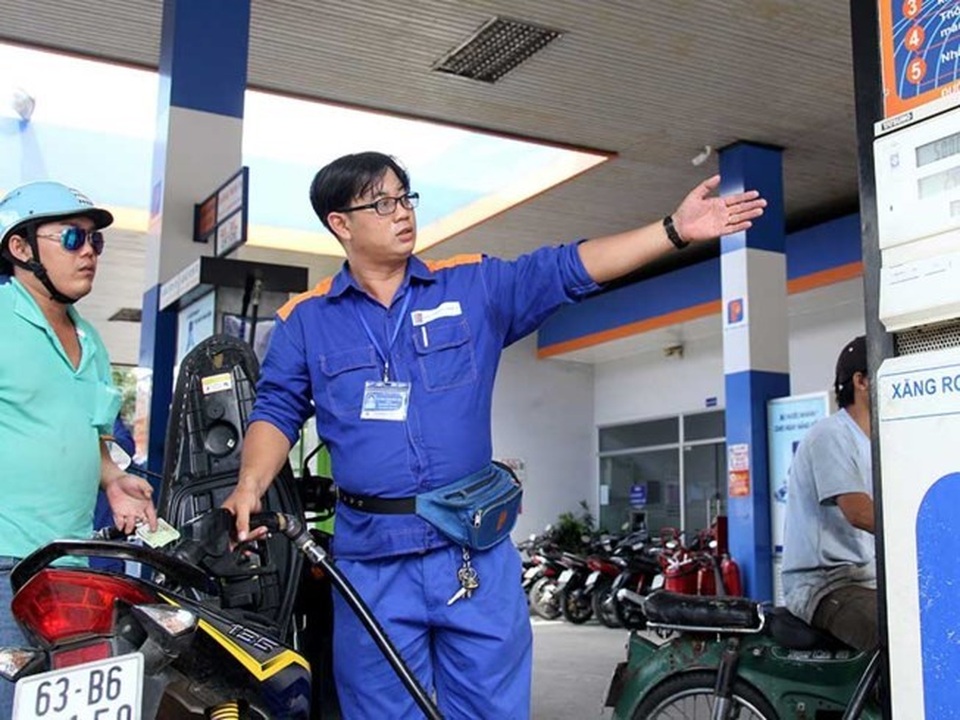 
Với sự tham gia chính thức của đại gia nước ngoài, nhiều người kỳ vọng có thể sẽ mang lại thay đổi cho bán lẻ xăng dầu Việt Nam.
