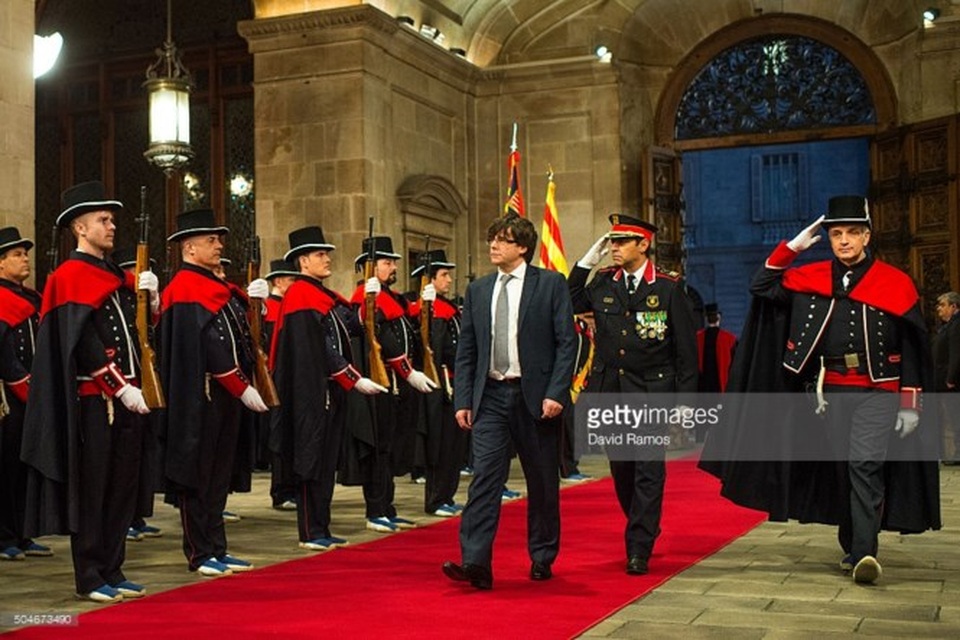 Hoãn tuyên bố độc lập: "Bước lùi" khôn ngoan của Catalonia - 1
Ảnh: Getty Images