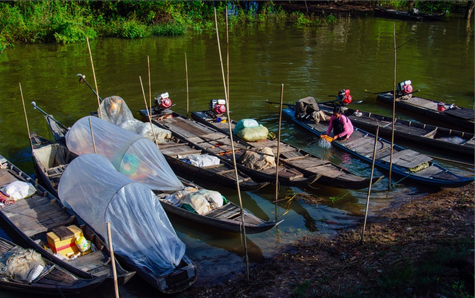 Những hình ảnh tuyệt đẹp về mưu sinh mùa nước nổi ở miền Tây - 1 Những hình ảnh tuyệt đẹp về mưu sinh mùa nước nổi ở miền Tây - 1