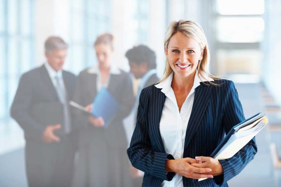 Ngày càng nhiều trường hợp vợ có thu nhập cao hơn chồng. Có học và đảm đang, họ xoay sở hoàn hảo với vai trò mới.  Ảnh minh họa