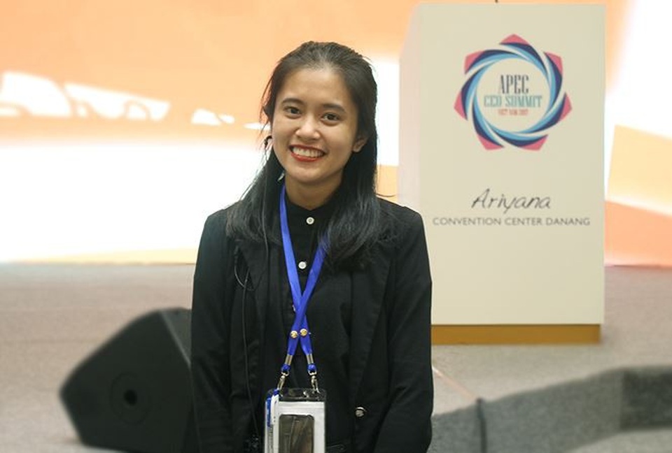 Nét đẹp tinh khôi của nữ sinh tình nguyện viên APEC năng động - 1
Lương Nữ Khánh Hằng tham gia làm tình nguyện viên trong nhiều chương trình. Ảnh: NVCC