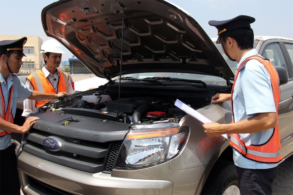 Ô tô nhập sụt giảm 5 lần: Nín thở chờ thời điểm biến động - 1
Ô tô nhập khẩu đang chờ đến 2018 thuế giảm còn 0%.