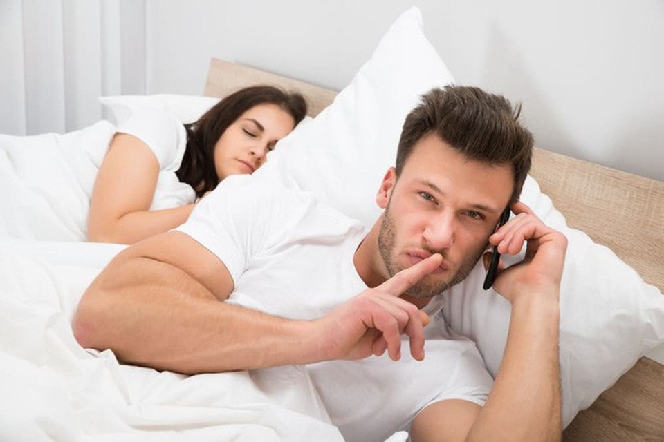 Có hay không chuyện “chung thủy với vợ, sắt son với bồ”? - 1 Tranh minh họa