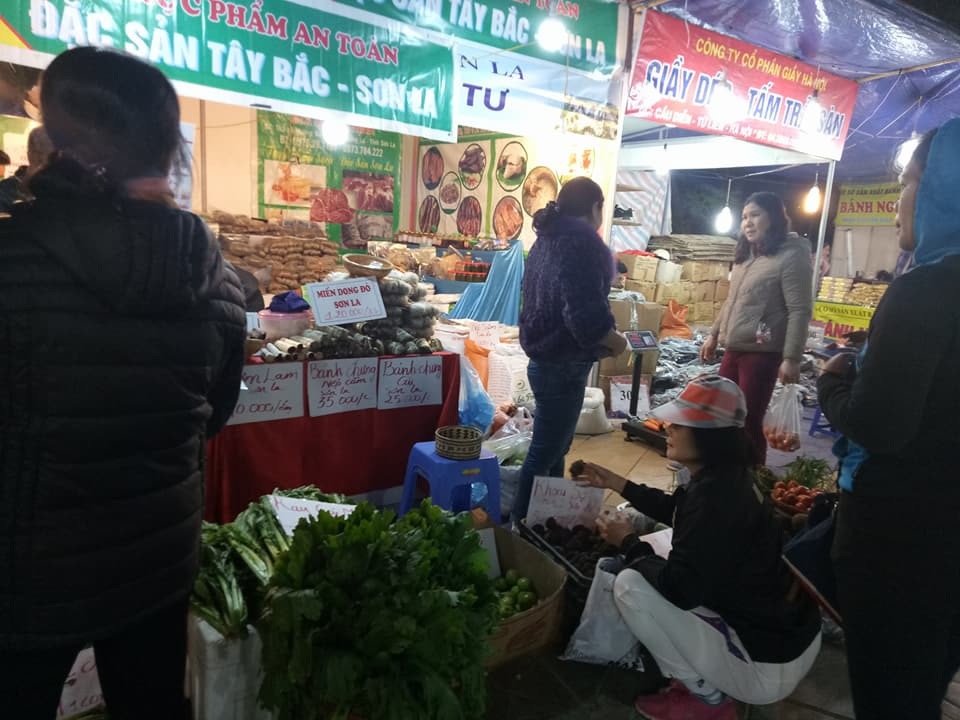 Bán hàng hội chợ: Thuê ki ốt 1 triệu đồng, thu chục triệu/ngày - 1
Bán hàng hội chợ cho thu nhập cao. Ảnh minh họa