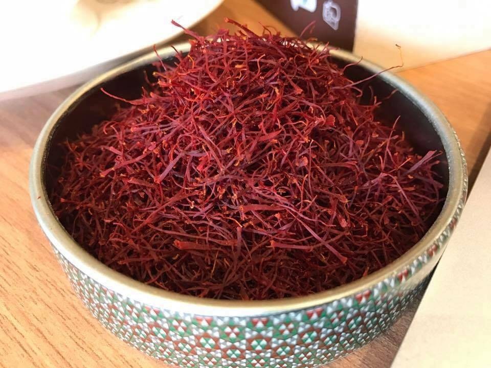 "Vàng đỏ" giá 650 triệu đồng/kg: Đại gia làm trà thưởng Tết - 1
Dù có giá siêu đắt đỏ nhưng giới nhà giàu Việt không tiếc tiền đặt mua