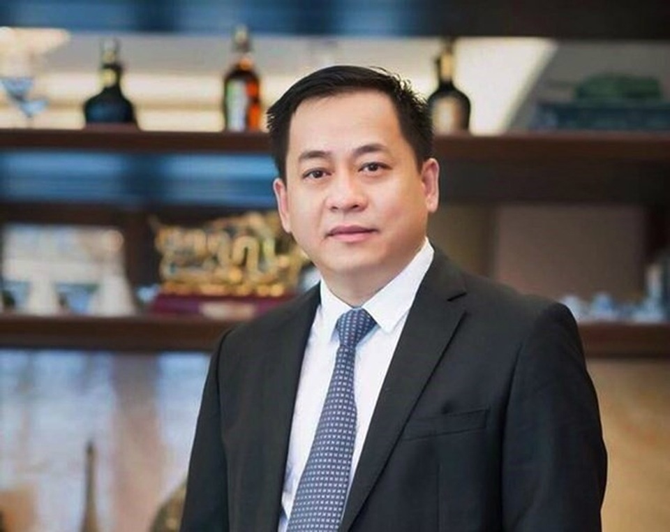 Lãnh đạo nhận túi quà 20 tỷ: Mua biệt thự để dành, cho 2 con du học - 1
Vũ nhôm- đại gia BĐS Đà Nẵng