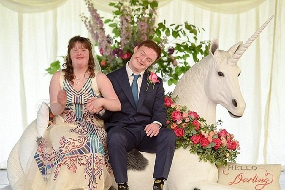 Đám cưới hạnh phúc của cặp vợ chồng cùng mắc hội chứng Down - 1 Cặp đôi mắc bệnh Down đã tổ chức đám cưới trong mơ