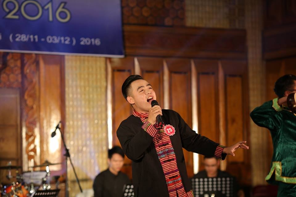 
Hoàng Thanh Long để lại dấu ấn với sự lựa chọn tác phẩm biểu diễn có phần mạo hiểm
