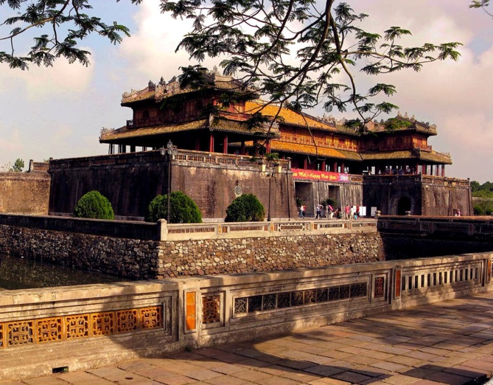 Những điểm đến lý tưởng trong dịp Tết Nguyên đán ở miền Trung và miền Nam - 1 Nhắc đến Huế, người ta thường nghĩ ngay đến vẻ đẹp của các cung điện, đền đài.