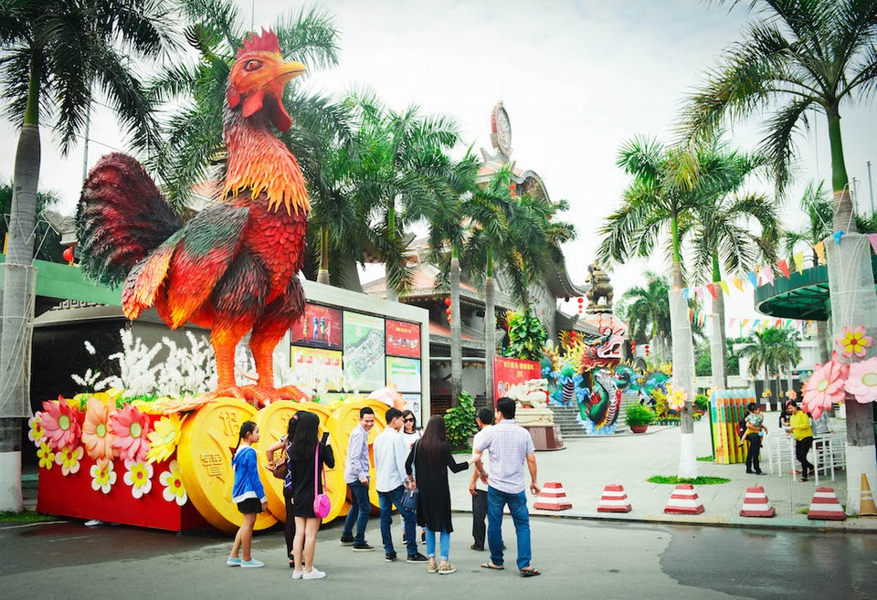 Tết Đinh Dậu 2017: Du xuân Suối Tiên nhận lộc đầu năm - 1 Tết Đinh Dậu 2017: Du xuân Suối Tiên nhận lộc đầu năm - 1