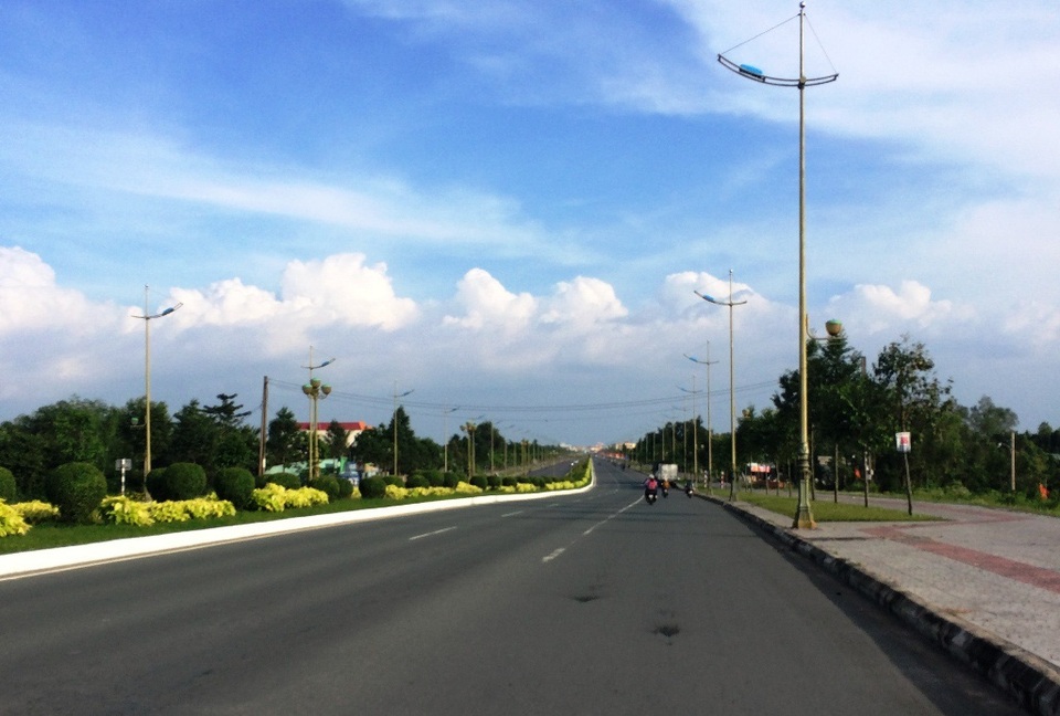 Mùng một Tết, nắng trải vàng những con phố vắng - 10 Tuyến đường đẹp nhất TP Cần Thơ - đường Võ Văn Kiệt vắng hoe