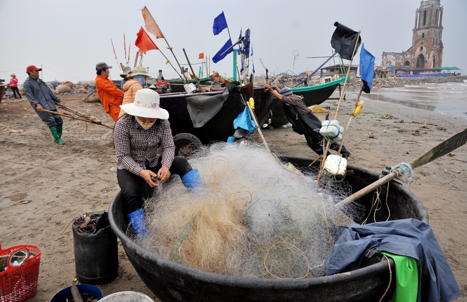 Ngư dân "thắng lớn" trong chuyến đi biển đầu năm - 1 Nằm cách thành phố Nam Định khoảng 50km, làng chài Xương Điền thuộc xã Hải Lý, huyện Hải Hậu, nổi tiếng với nét thanh bình của một làng ven biển lâu đời.