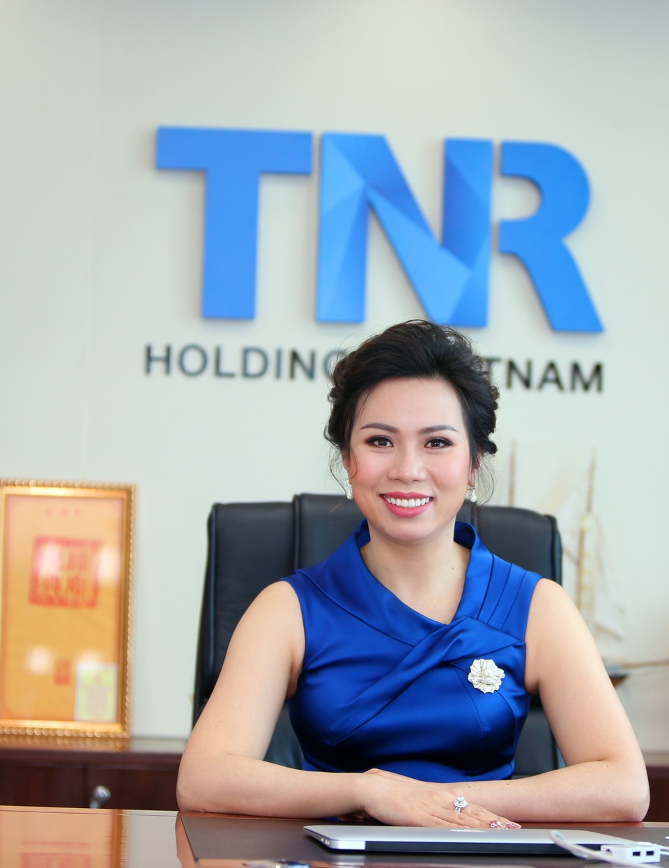 CEO Phạm Thị Vân Hà: Thách thức càng lớn, cơ hội càng nhiều - 1
(A1) Kinh nghiệm có được ở một tổ chức quốc tế và một doanh nghiệp BĐS lớn đã hun đúc cho CEO Phạm Thị Vân Hà một tinh thần làm việc chuyên nghiệp.