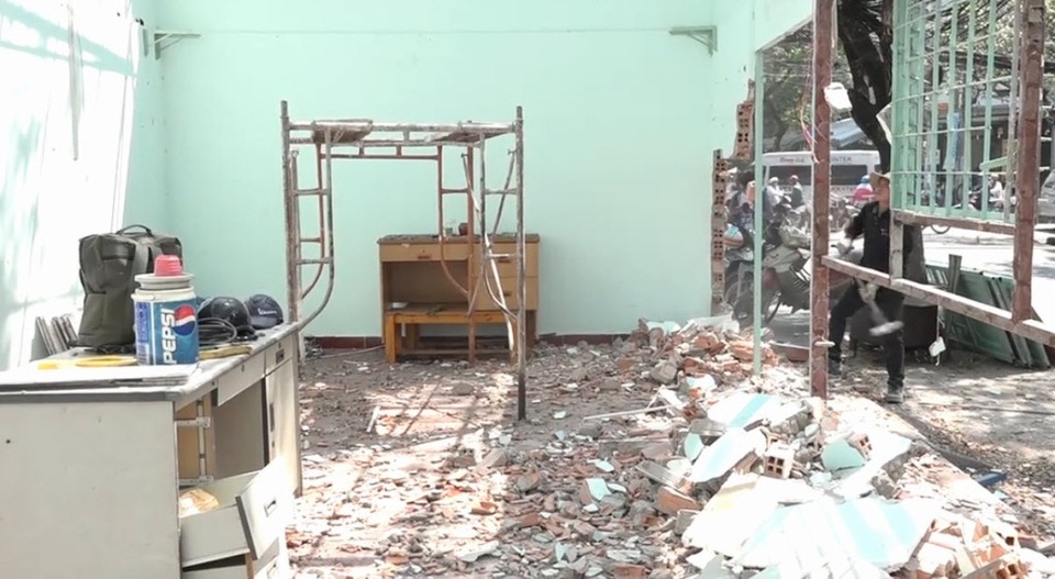 Vỉa hè quận 1 trước và sau 60 ngày thực hiện "chiến dịch giải cứu" - 4 Trụ sở khu phố 7 đã tồn tại hơn 10 năm nay