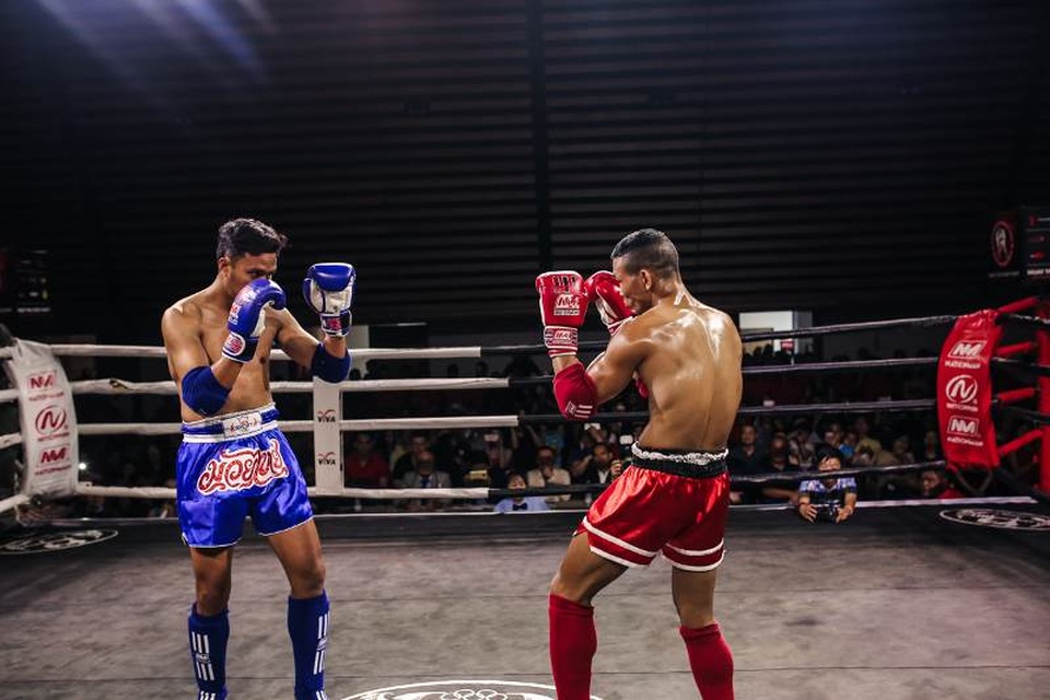 Với bề dày 12 năm kinh nghiệm tập luyện và huấn luyện Muay Thái, võ sĩ đang sinh hoạt tại HMA đang sở hữu thành tích đáng nể với HCV Giải vô địch Muaythai Thai Lan 2016 - 10 thắng ( 4KO )- thua 5