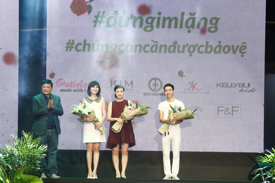 Chân dung 4 gương mặt đứng sau sự thành công của Tuần lễ thời trang thiếu nhi Việt Nam 2017 - 1 Được biết, cùng với tờ Thanh Niên, Công ty Cổ phần Tập Đoàn Truyền Thông Thanh Niên cũng là cha đẻ của giải Giải bóng đá trẻ U21 Cúp Báo Thanh Niên - một sân chơi thể thao mang đẳng cấp chuyên nghiệp, tạo được tiếng vang và rất được giới thể thao trong khu vực Đông Nam Á quan tâm.