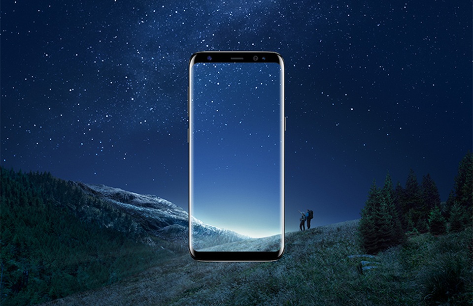 Thiết kế Galaxy S8 nâng tầm giao diện người dùng - 1 Với hai size màn hình lần lượt là 5.8 inch và 6.2 inch, màn hình vô cực trên Galaxy S8 và S8+ đang chứng tỏ khả năng di động vô hạn, vượt khỏi những khung viền và chuẩn mực truyền thống theo đúng nghĩa đen.