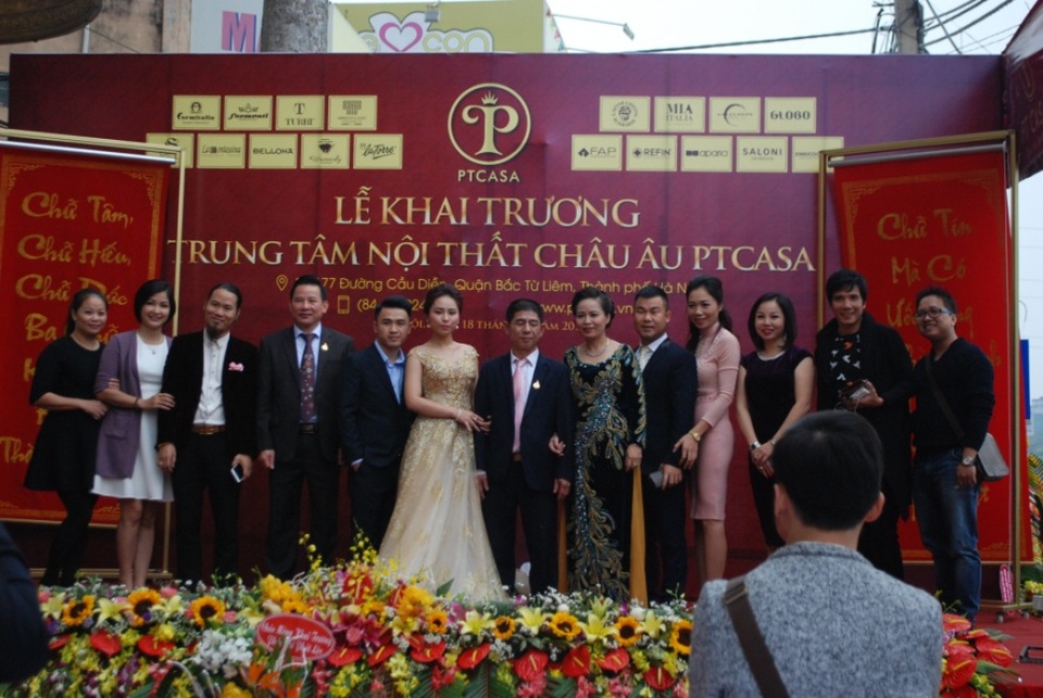 PT Casa - Danh thật - Đẳng cấp thật - 1 Gia đình PT Casa trong ngày khai trương tại số 177 Cầu Diễn, Từ Liêm, Hà Nội