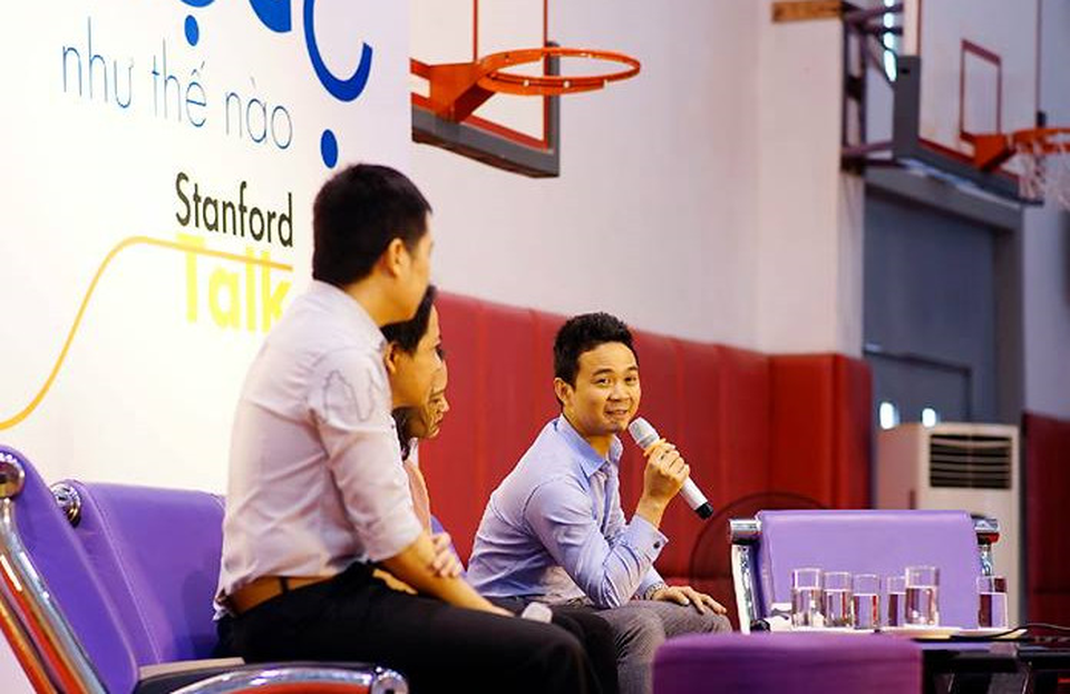 Thế hệ trẻ Việt ở Stanford và những chuyện lần đầu mới kể - 1
Anh Huỳnh Minh Việt chia sẻ với các bạn trẻ.