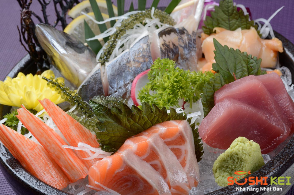 Cùng nữ thần Artemis đi săn "đồ ăn ngon" - 1 Nhân dịp khai trương, Sushi Kei tặng ngay 1 lẩu Sukiyaki với Bò Mỹ trị giá 319Kvà đồ uống miễn phí cho nhóm 4 khách hàng thưởng thức bữa ăn chuẩn Nhật khi đặt bàn tại đây.