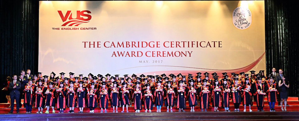 1.678 học viên VUS nhận chứng chỉ quốc tế Cambridge - 1 1.678 học viên VUS nhận chứng chỉ quốc tế Cambridge Starters, Movers, Flyers và Ket vào ngày 14/5/2017.