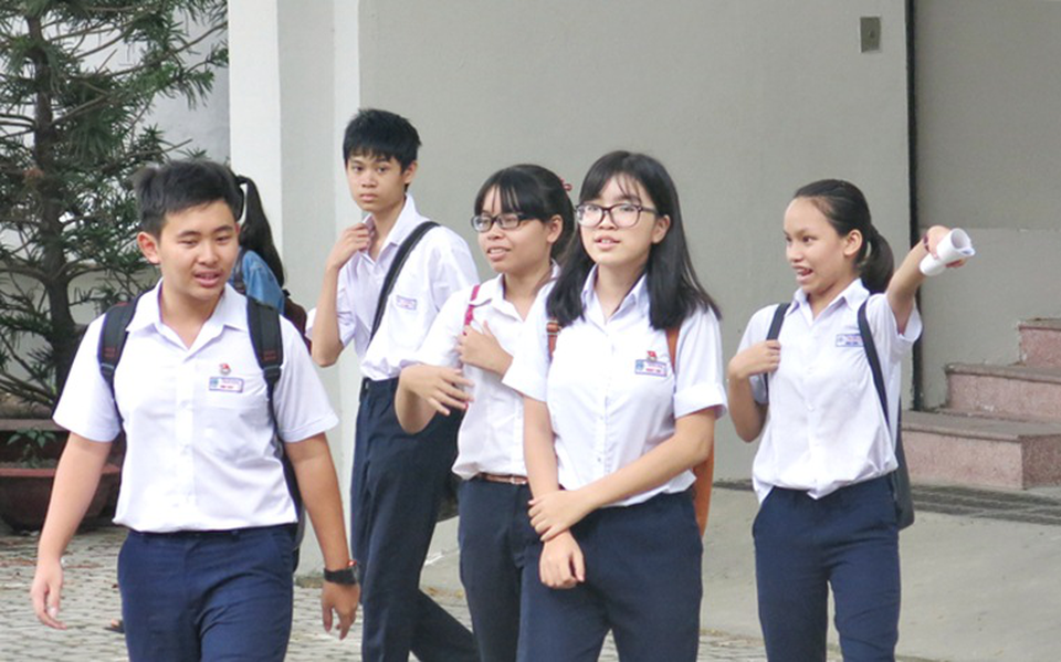 Ban soạn thảo chương trình GDPT tổng thể: Giảm tải số tiết từng môn học! - 1
Ban soạn thảo chương trình sẽ điều chỉnh cách thức học sinh tự chọn môn học để vừa đáp ứng nhu cầu, nguyện vọng của học sinh vừa có tính khả thi đối với khả năng vận dụng linh hoạt của nhà trường.