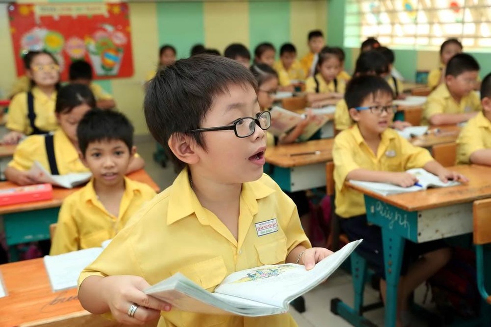 Không luật hóa sẽ khó bỏ biên chế giáo dục - 2
Bộ GD-ĐT đang rà soát, xây dựng các chuẩn giáo viên theo khung mới và chuẩn quản lý nhà giáo mới