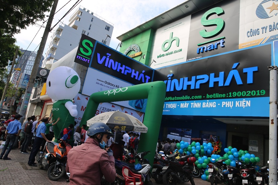Vĩnh Phát moblie khai trương chi nhánh thứ 9, bán iPhone 7, Samsung S7 giá 7.000 đồng - 1 Chi nhánh thứ 9 của Vĩnh Phát Mobile
