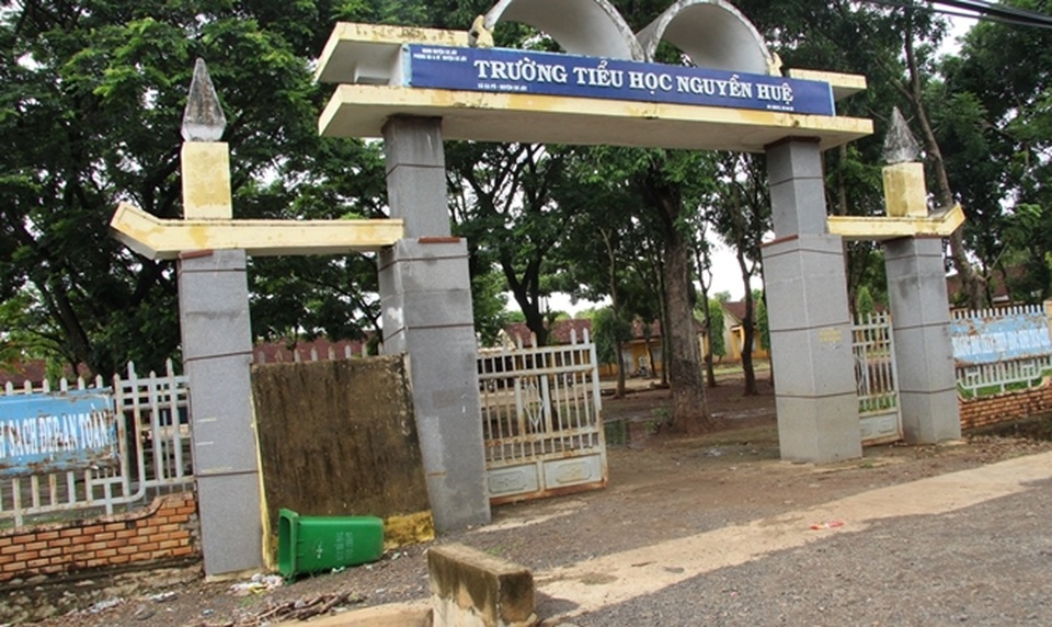 Phẫn nộ phát hiện bảo vệ nhà trường nhiều lần hiếp dâm học sinh - 2 Trường Tiểu học Nguyễn Huệ, nơi xảy ra vụ việc