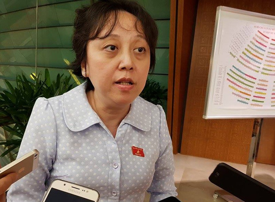 “Có bệnh nhân đã chạy thận 10 năm, như người nhà khoa Thận nhân tạo” - 2 Đại biểu Phạm Khánh Phong Lan nguyên là Phó Giám đốc Sở Y tế TPHCM.