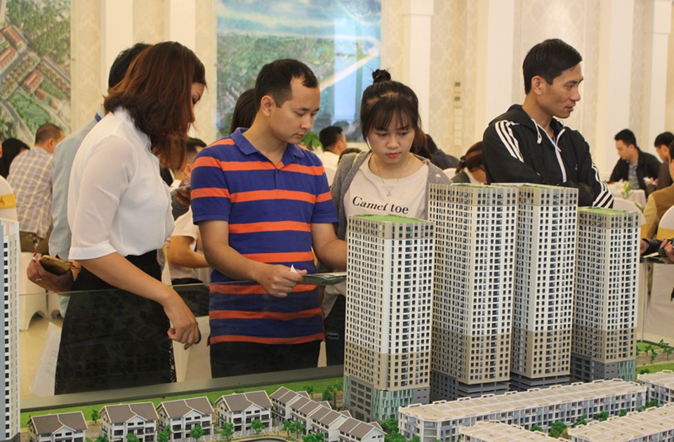 FLC Garden City - chốn an cư lý tưởng cho gia đình trẻ - 1 Áp lực về tìm kiếm nhà ở đang đè nặng lên vai các cặp vợ chồng trẻ