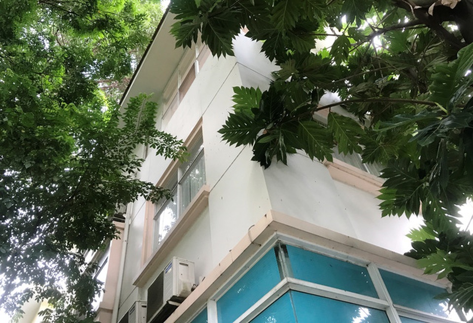 
Căn biệt thự, từng là xưởng sản xuất ma túy của đường dây sản xuất, tiêu thụ ma túy lớn nhất cả nước từ trước đến nay, vừa bị Công an quận Bình Thạnh, TPHCM triệt phá thành công. (Ảnh: Đình Thảo)
