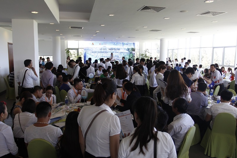 Nhà đầu tư BĐS sốt sắng mua đất nền đẹp nhất Nam Đà Nẵng - 1 Hàng trăm nhà đầu tư BĐS đổ dồn sự chú ý đến dự án Ngọc Dương Riverside.