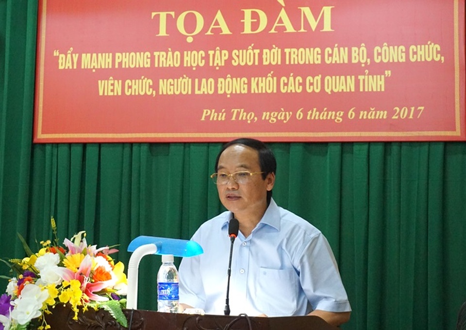 Phú Thọ: Đẩy mạnh phong trào học tập suốt đời trong cán bộ, công chức, viên chức, người lao động - 1
Phó Chủ tịch UBND tỉnh Hà Kế San phát biểu chỉ đạo tại buổi tọa đàm