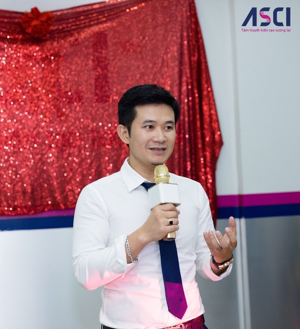 “Tư vấn Giáo dục ASCI” - thương hiệu tiên phong về hướng nghiệp quốc tế - 1
Ông Đào Trọng Thắng - Giám đốc Công ty Tư vấn Giáo dục ASCI phát biểu tại buổi lễ