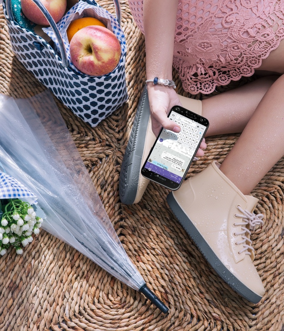 Kháng nước đỉnh cao như Galaxy A 2017, chẳng còn ngại ngần đường xa ướt mưa