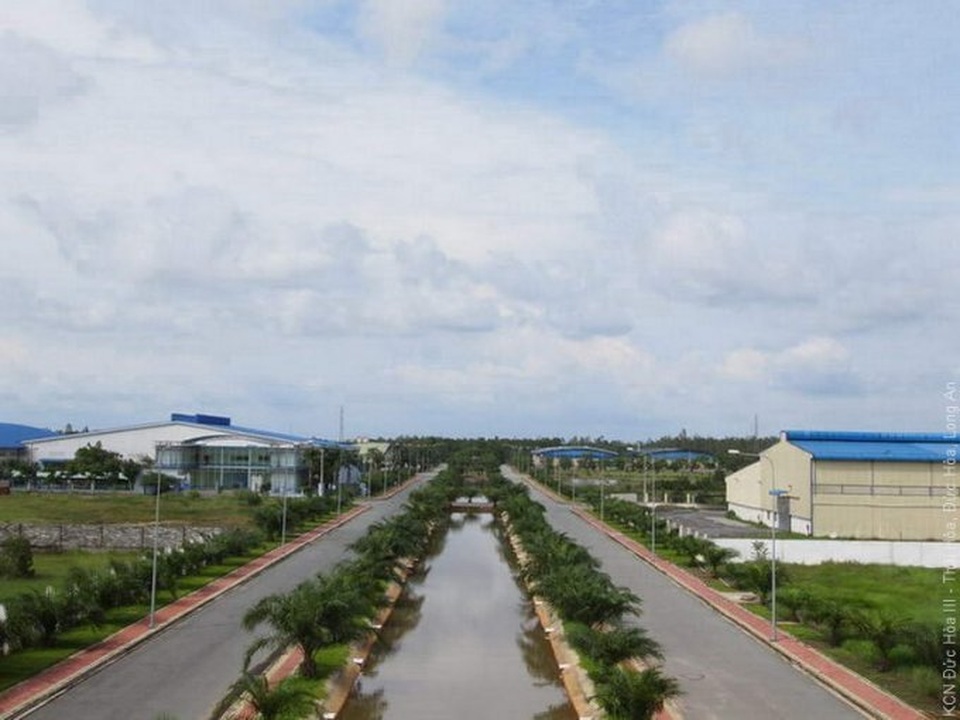 Long An: Các nhà đầu tư “vội vã” đặt móng kinh doanh - 1 Toàn cảnh Khu công nghiệp Thái Hòa