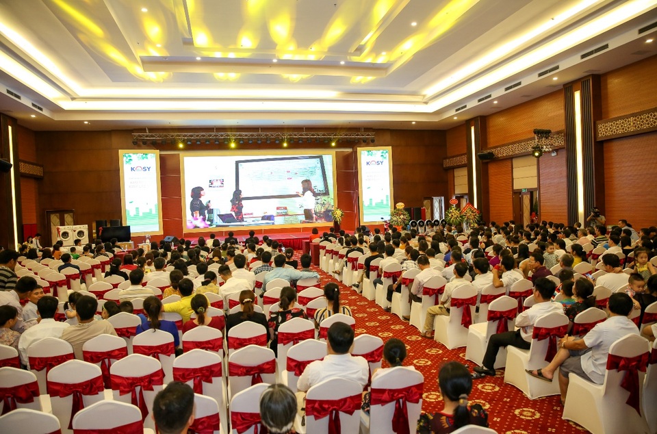 Gần 500 khách hàng tham dự “Lễ mở bán và trao sổ đỏ Khu đô thị Kosy Lào Cai” - 1 Toàn cảnh hội trường Lễ giới thiệu dự án và trao sổ đỏ KĐT Kosy Lào Cai