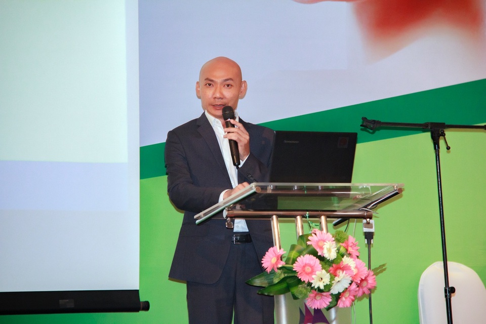 Giới thiệu công nghệ làm đẹp mới điều trị các bệnh sắc tố da và giảm béo - 3
Ông Warut Pangpomma, CEO Công ty Việt can phát biểu khai mạc