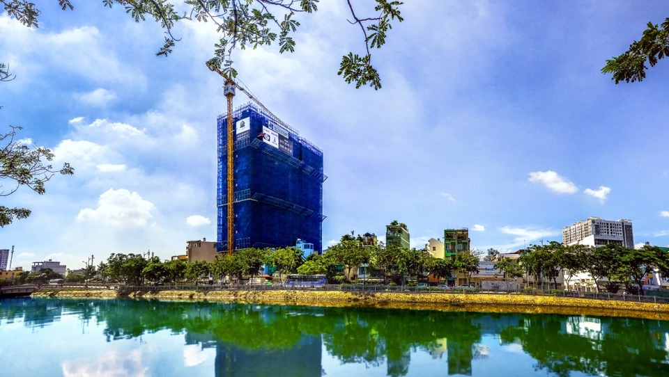 Dự án căn hộ Grand Riverside chính thức cất nóc - 1
Dự án Grand Riverside chính thức cất nóc