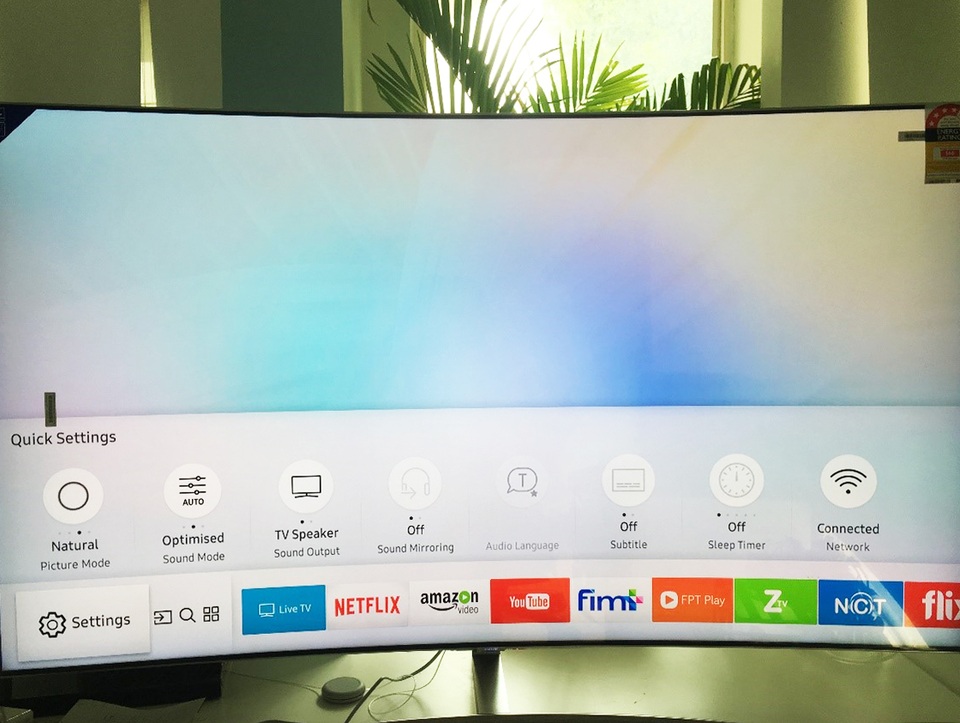 Bí quyết giúp trải nghiệm xem phim ở nhà mà như ở rạp - 1 Với phần Cài đặt (Settings) ở góc trái, bạn có thể nhanh chóng thiết lập các chế độ hình ảnh một cách dễ dàng