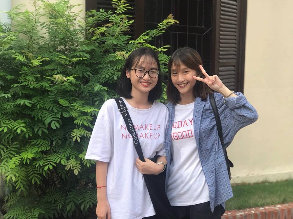 Vấn nạn “hút cỏ Mỹ” vào đề thi năng khiếu quay phim truyền hình - 1
Các thí sinh tỏ ra khá vui vẻ sau khi hoàn thành phần phỏng vấn chuyên ngành Ảnh báo chí.