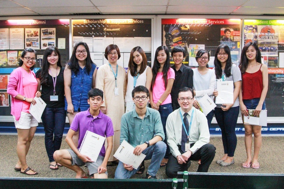 INEC – Đại diện tuyển sinh chính thức duy nhất của Đại học Sunway tại Việt Nam - 1
Học sinh INEC tham dự Study Tour và nhận chứng nhận từ ĐH Sunway