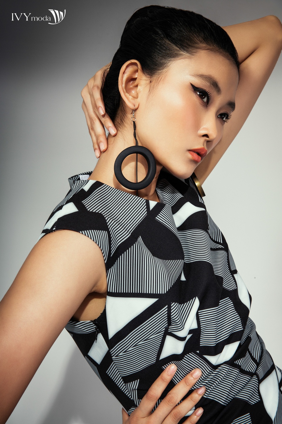 Polygon - Tiếng nói khác lạ trong dòng chảy của IVY moda - 1 Polygon - Tiếng nói khác lạ trong dòng chảy của IVY moda - 1