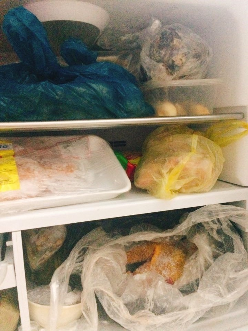 
Thịt để quá lâu trong tủ lạnh, chất dinh dưỡng sẽ kém đi và có khi sẽ ảnh hưởng đến sức khỏe. Ảnh: NV
