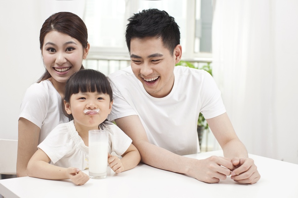 Những “bộ” dưỡng chất giúp cả nhà vận động hiệu quả hơn - 1 Uống sữa hàng ngày là cách bổ sung canxi và phốt pho cùng lúc với tỷ lệ phù hợp